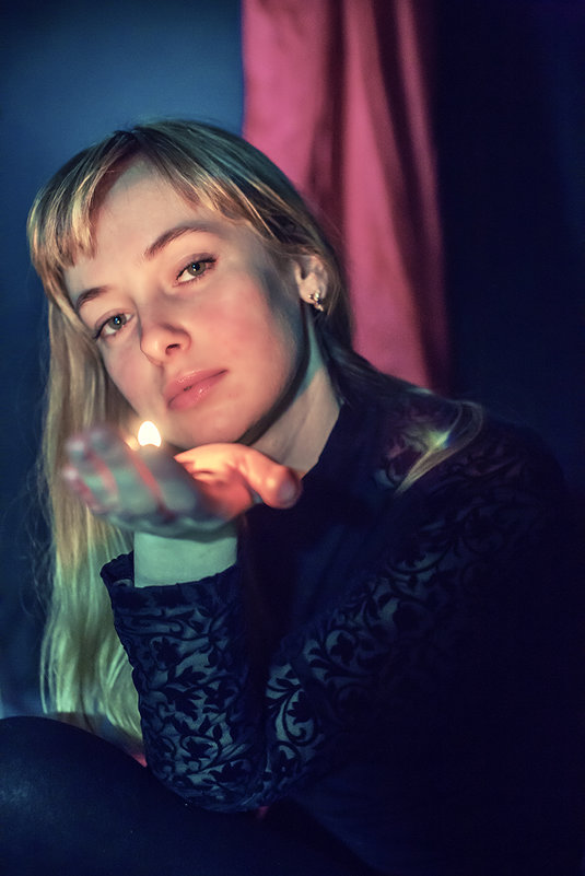 Портрет девушки со свечой - Юра Викулин