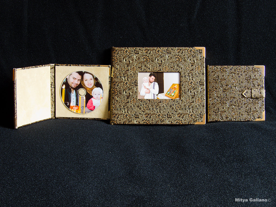 Family Photo Book - Mitya Galiano