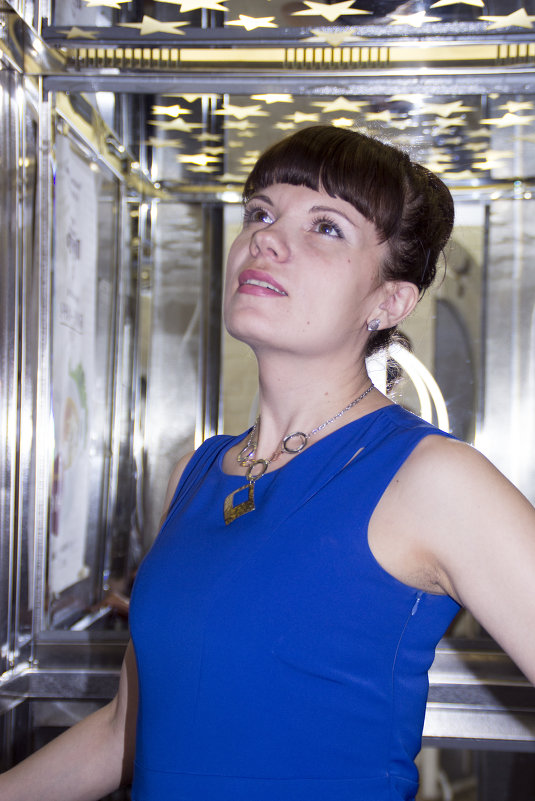 Девушка в лифте - Марина Кириллова