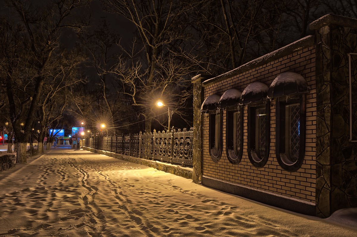 Петровская ночью - Константин Бобинский