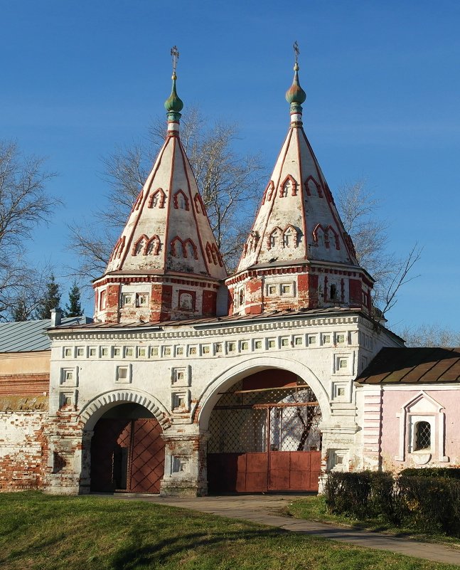 Святые ворота Ризоположенского монастыря. - Елена Фокина