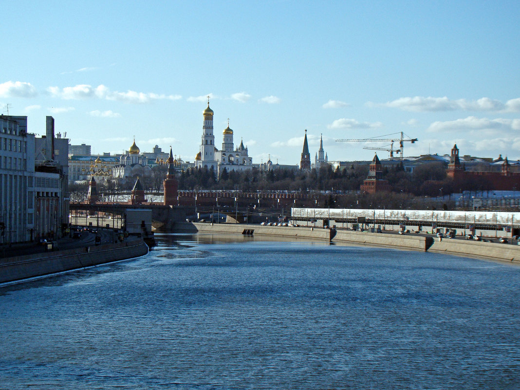 Вид с Большого Устинского моста в Москве - Александр Запылёнов
