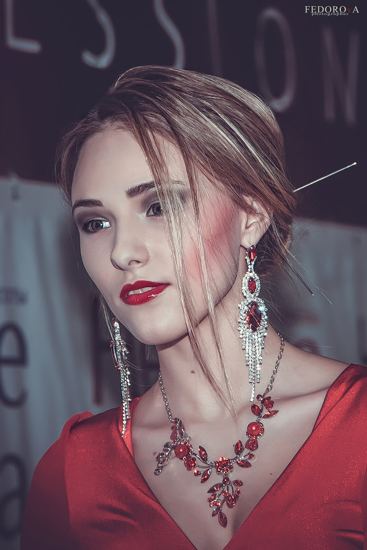 Невские берега 2014  модель: Виктория Любимова - Ольга Федорова