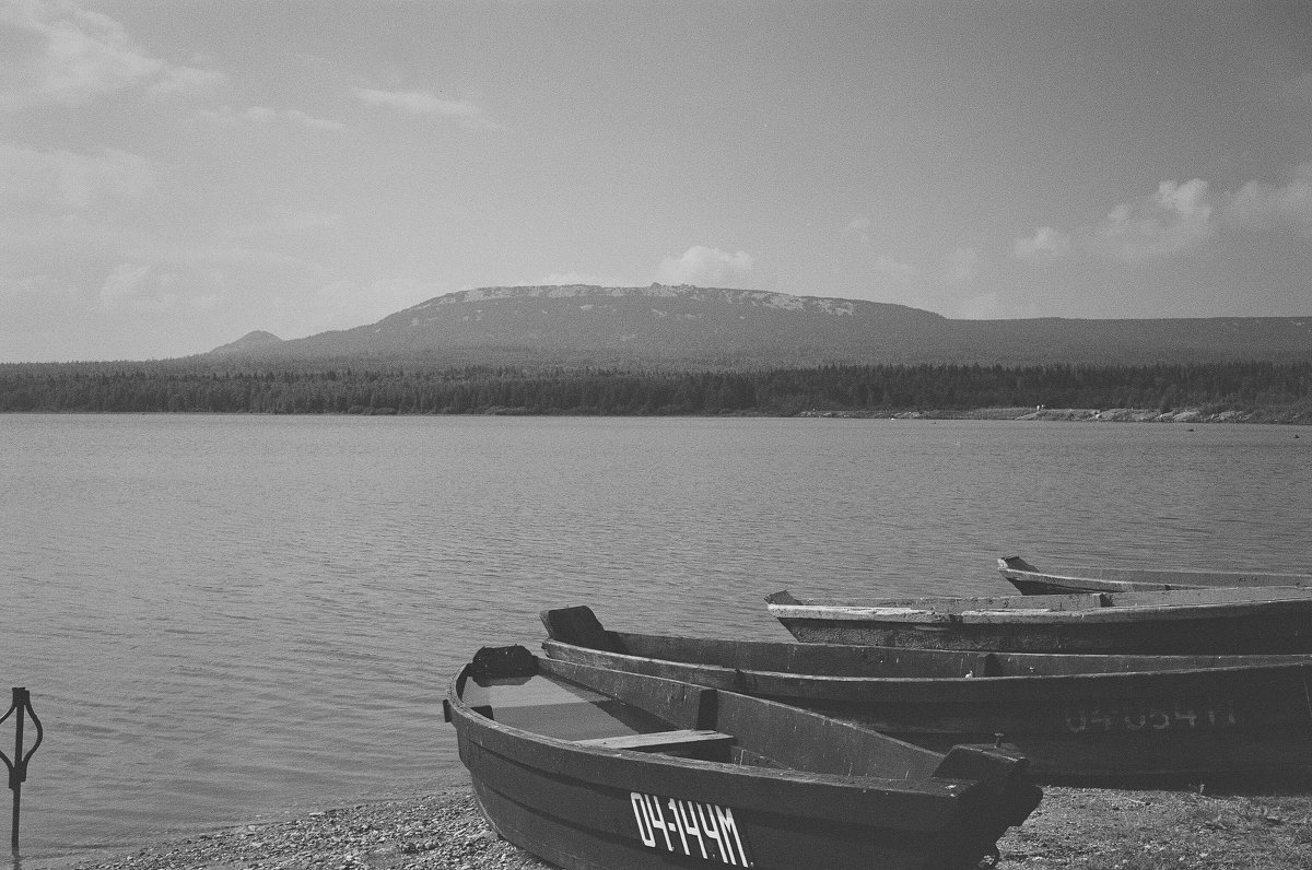 Озеро Зюраткуль. Черно-белый пейзаж - OMELCHAK DMITRY 
