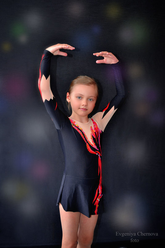 Юная гимнастка - Евгения Чернова
