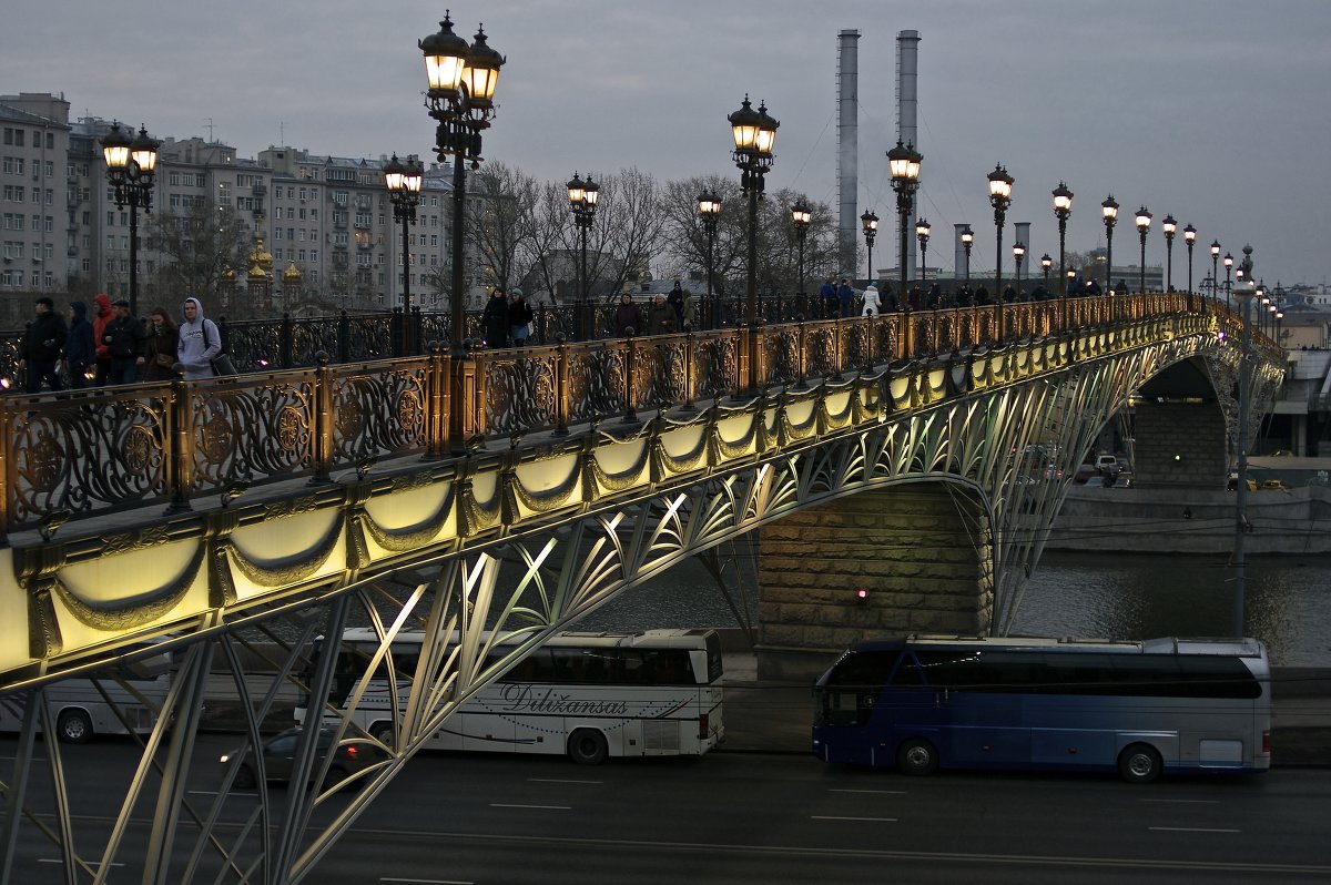 Патриарший мост - Miha Шохин