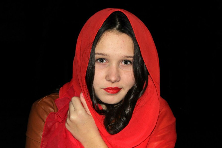 Red - Polinka Saraeva