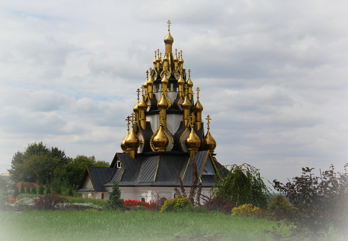 Храм с 13 куполами в Москве