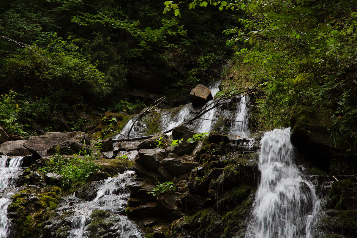 Водопад в горах - Елена 