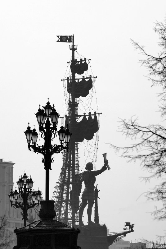 Вперед, в Европу! (Памятник Петру I в Москве) - Михаил Малец