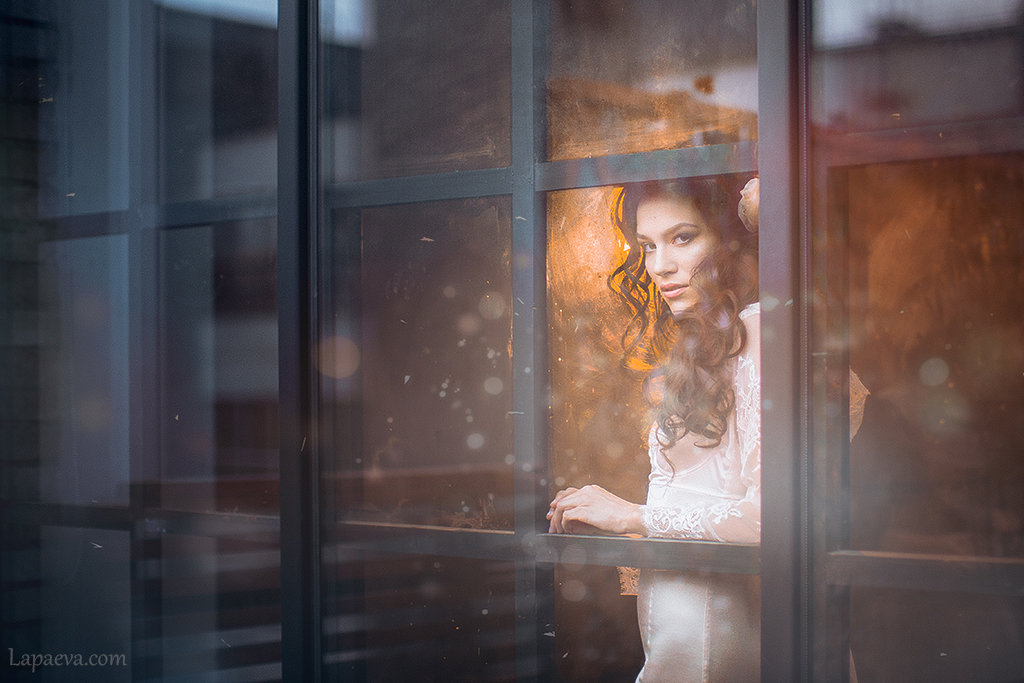 Незнакомка в окне - Olesya Lapaeva