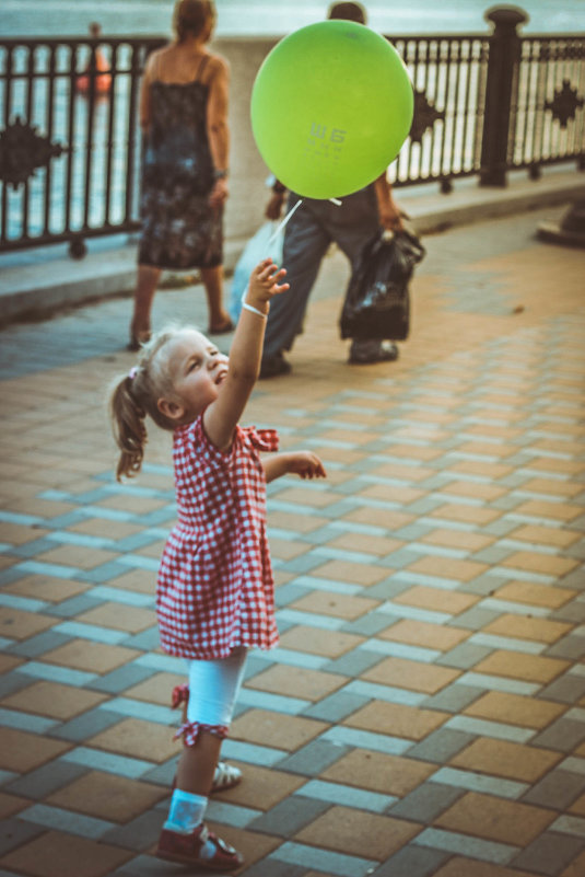 Девочка с шариком - Анзор Агамирзоев