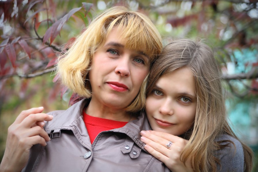 Мама и дочь - Антуан Мирошниченко