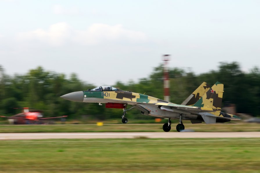 посадка Су-35 - Sergey Sokolov