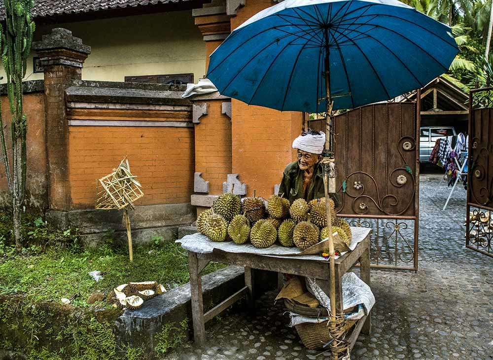 бабушка с дурианами - Alexander Romanov (Roalan Photos)