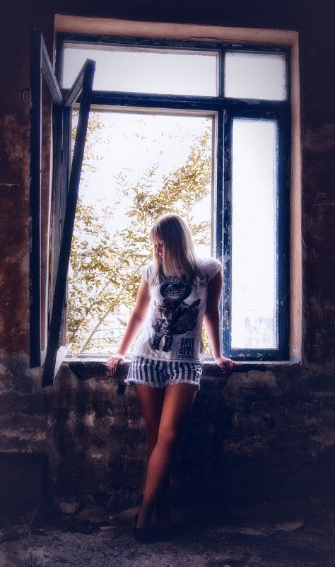 window and girl - Абу Асиялов
