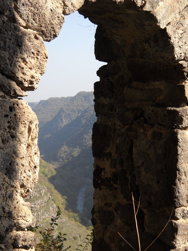 Вид на Храмский каньон. Монастырь Пиргебули - Arusia Davrisheva