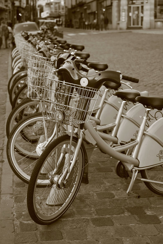 Про велосипеды города Б - Эдуард Цветков