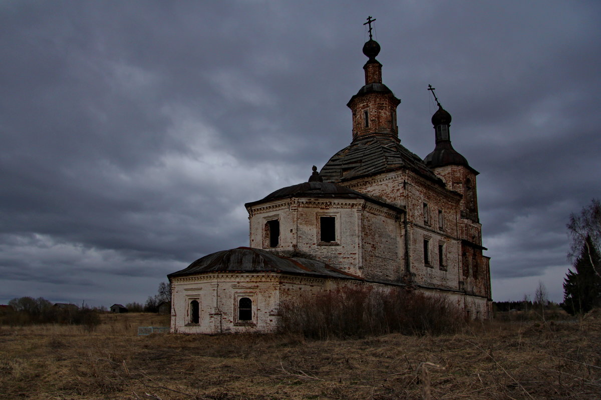 с. Пермогорье, Воскресенская церковь, 1748-1762 гг. Перед грозой... - Татьяна Копосова