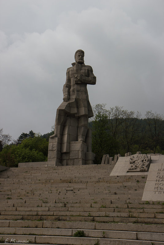 Памятник Христо Ботеву - Елена Миронова