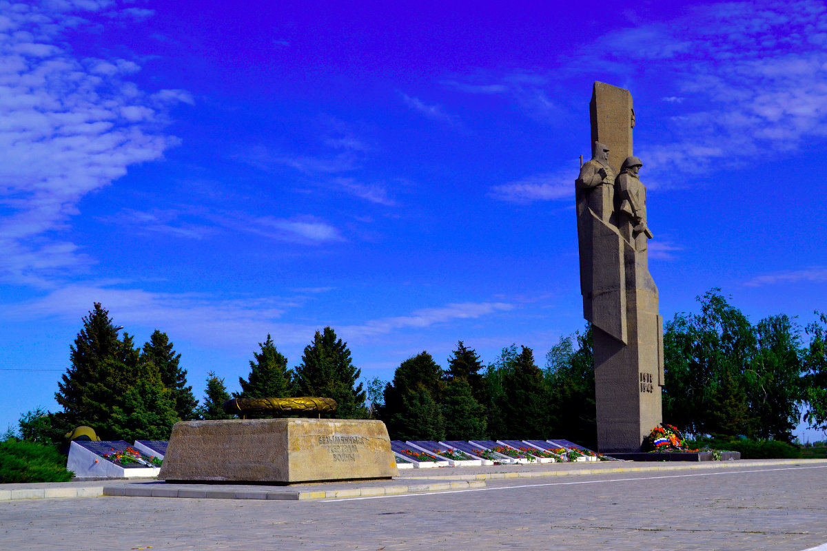 Памятник погибшим - Олечка Зайцева