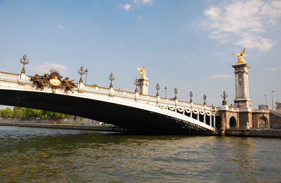 Мост через Сену - Сергей Лошкарёв