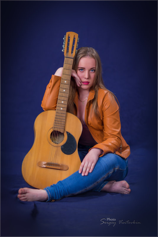 Девушка с гитарой - Сергей Винтовкин
