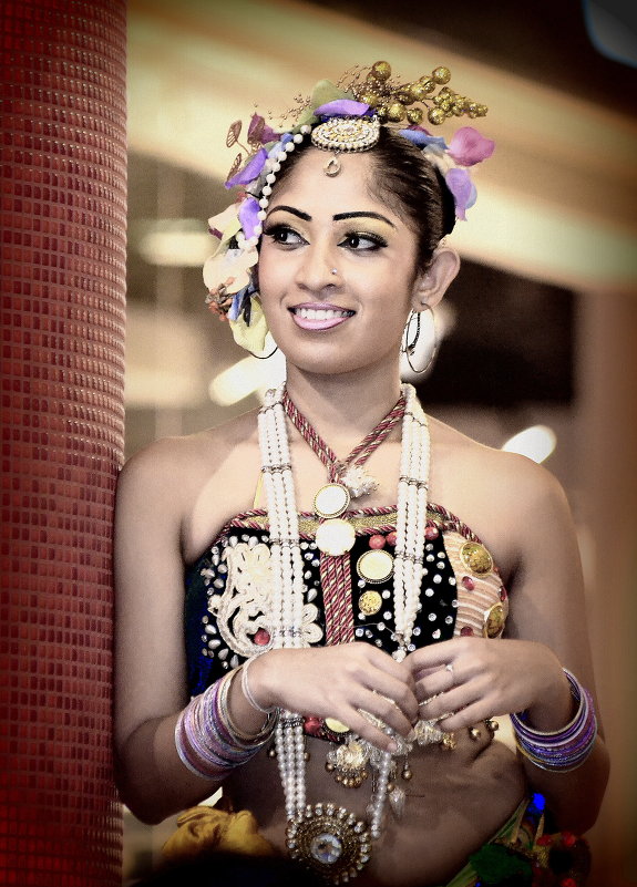 Красавица...(из серии "Красочный праздник Шри Ланки") - ОЛЬГА КОСТИНА