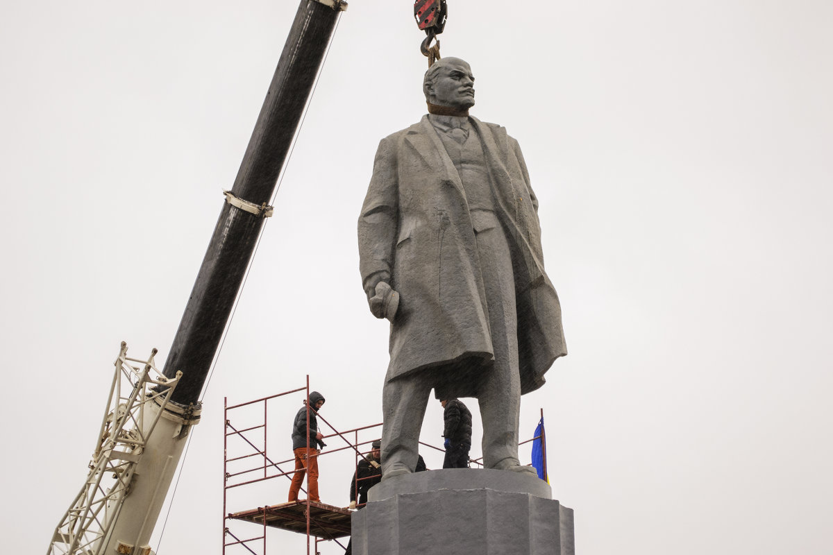 Демонтаж Ленина в Кременчуге - Богдан Петренко