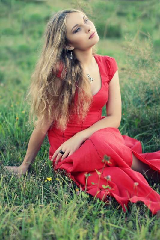 Angel in red - Alena Kramarenko