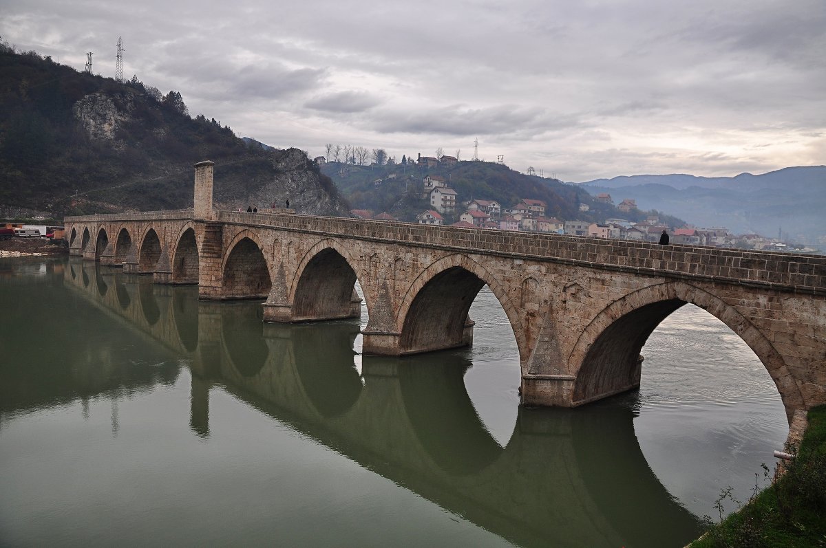 Босния, Вишеград, мост через Тару в Вишеграде - Petr Popov