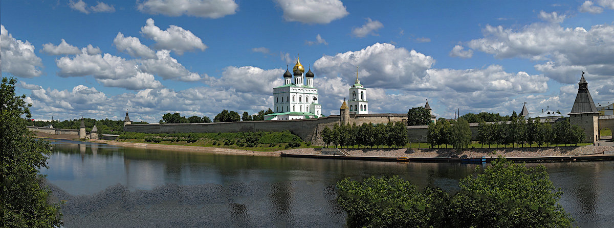 Набережная р. Великой. Кром. - Виктор Грузнов