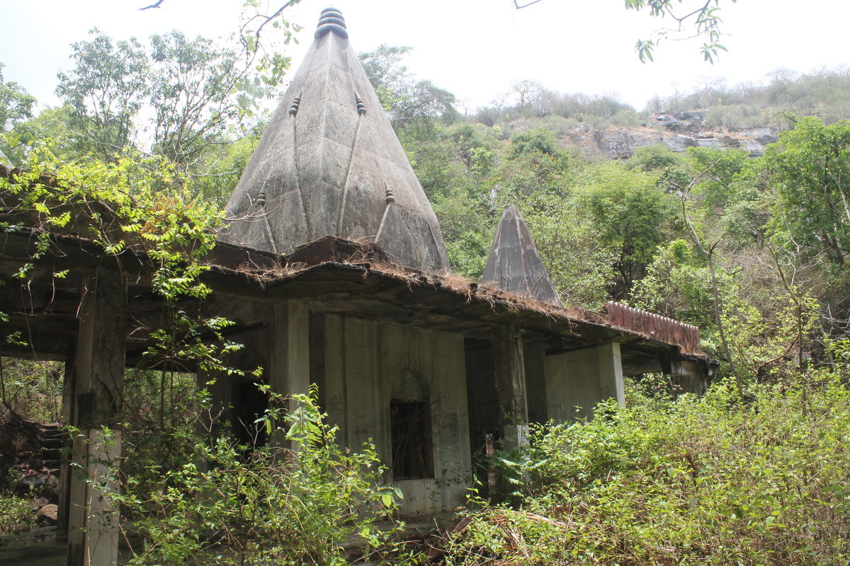 старый храм в джунглях - maikl falkon 