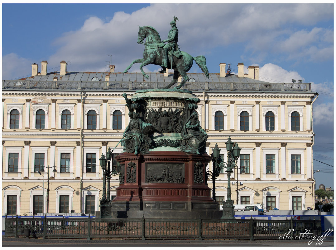 Памятник Николаю I - Алла А
