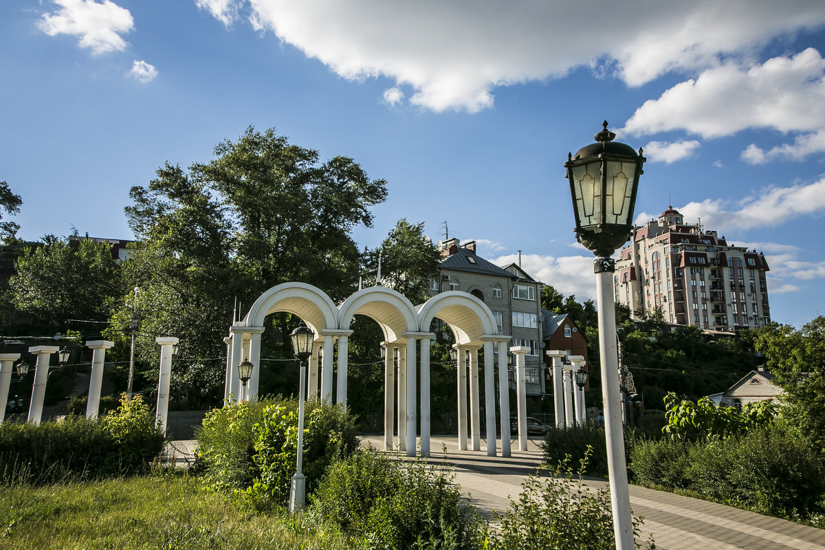 Арка на набережной - Лариса 