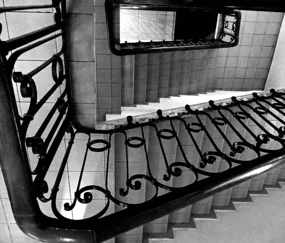 Вверх по лестнице, ведущей вниз - Ирина Сивовол
