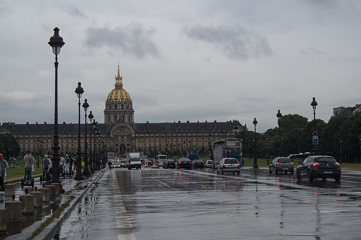 в Париже тоже бывают дожди... - igor G.
