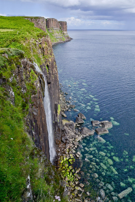 Kilt Rock Waterfall - Uno Bica