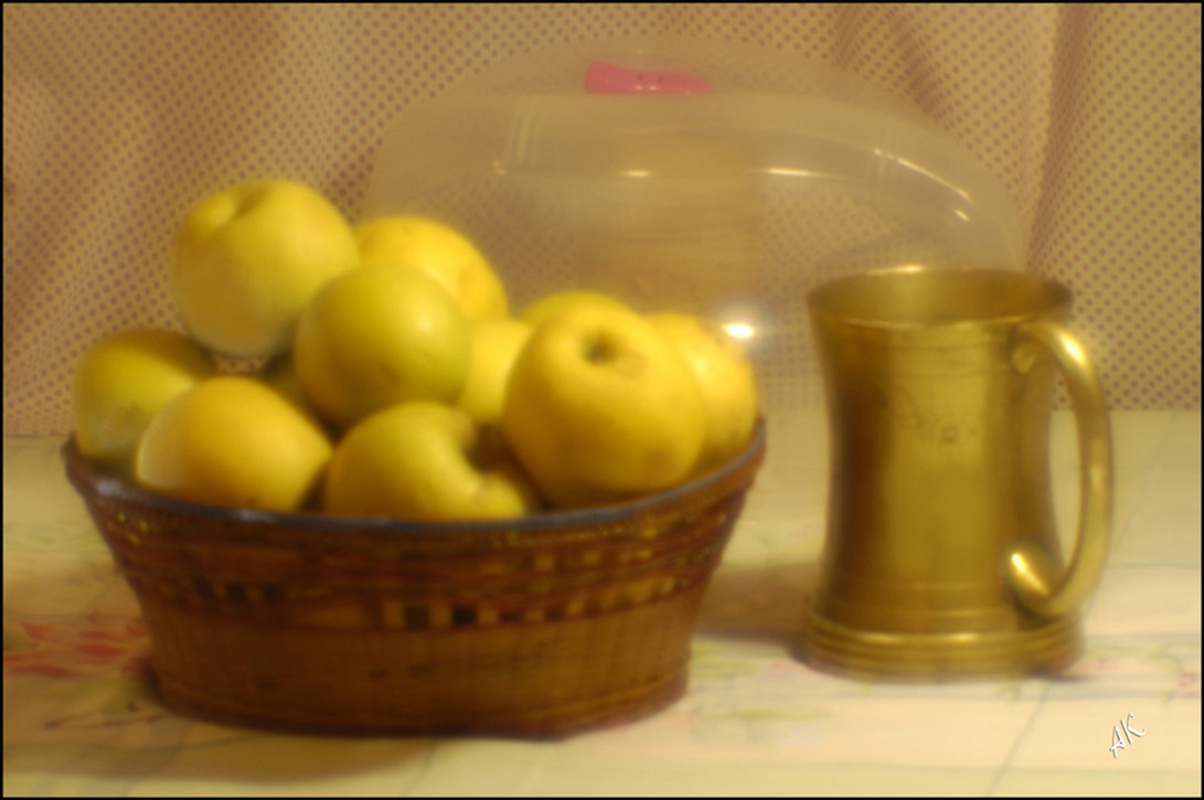 натюрморт  с яблоками - Константин 