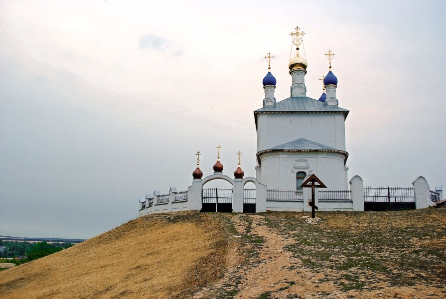 Церковь на холме - Евгений Пешков