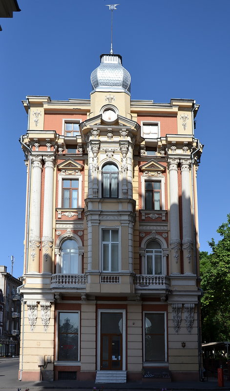 Старый дом в Пале-Рояле. - Raisa Ivanova