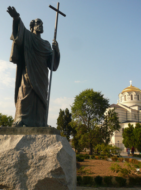 Памятник Андрею Первозванному в Херсонесе. - Galina Belugina