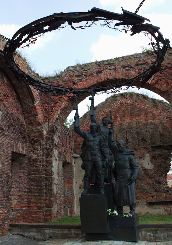 Монумент защитникам крепости Орешек - валерия 