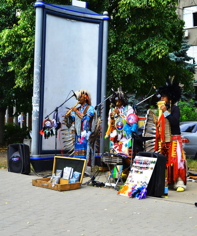 трио на рыночной площади в городе Липецке - Сергей 