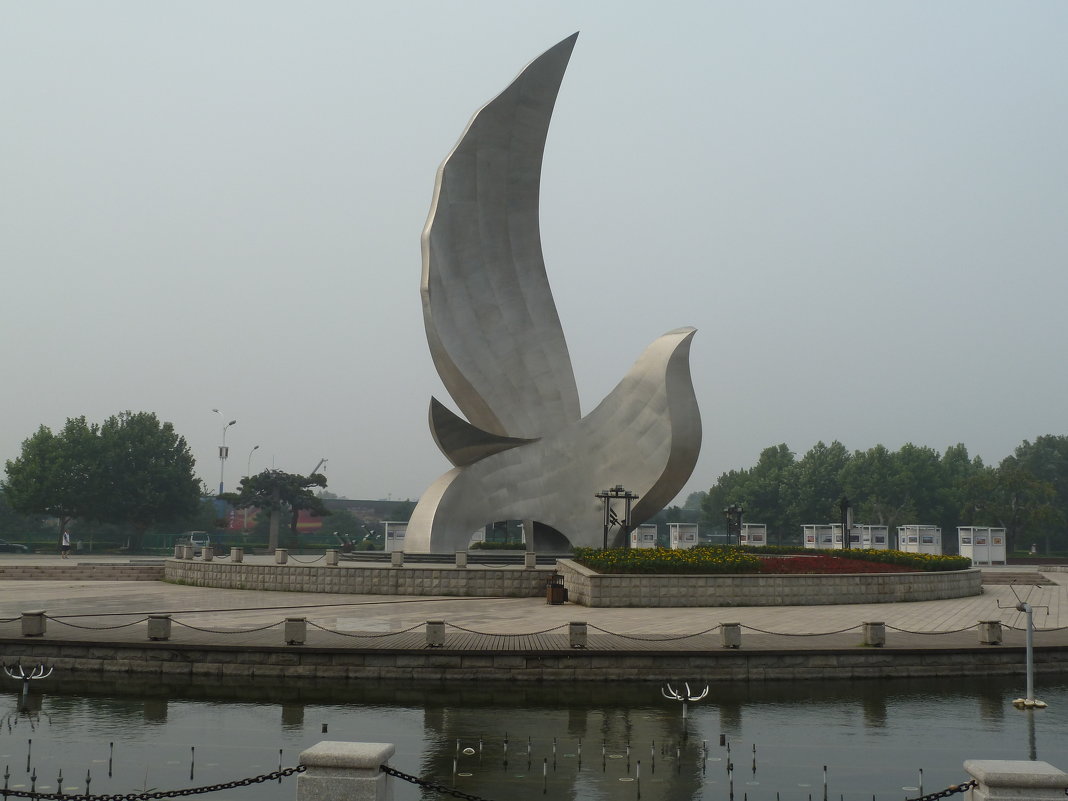 Главная скульптура Олимпийского парка - Голубь мира - Галина Минчук