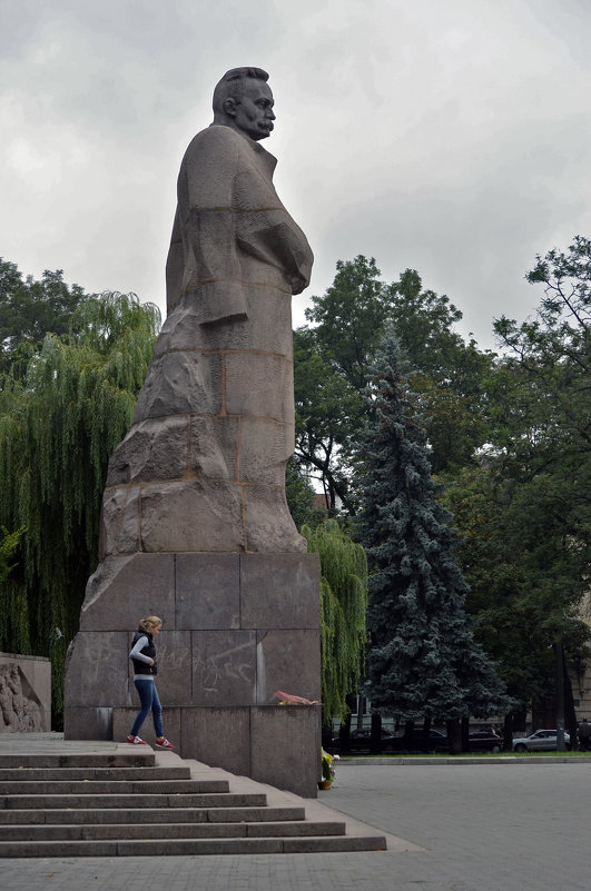 Памятник Ивану Франко во Львове - Тарас Грушивский
