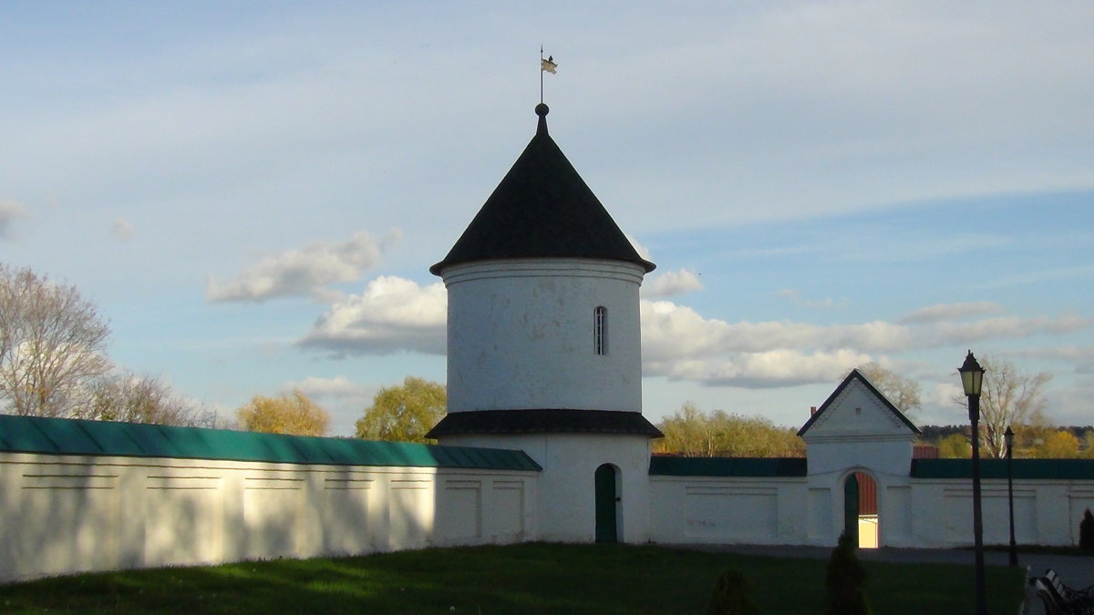 Одна из башен  монастыря - Любовь (Or.Lyuba) Орлова