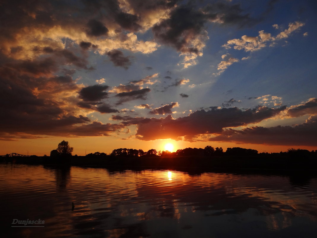 Закат на небе и в воде.. - Антонина Гугаева