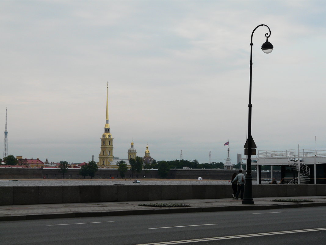 Вид на Петропавловскую крепость с Дворцовой набережной - Елена Каталина