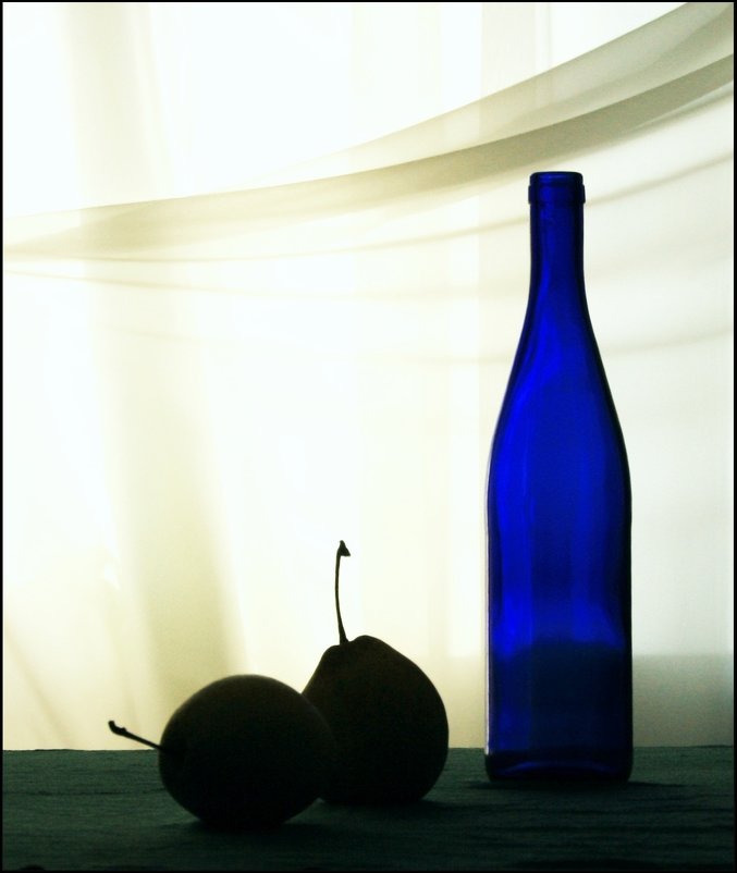 Синяя  бутылка и груши - Валерия  Полещикова 